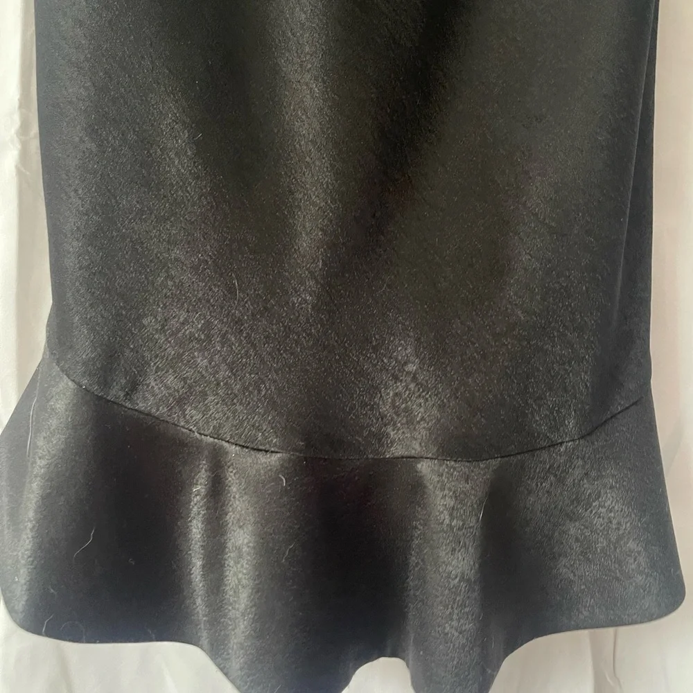Lovers + Friends Ava Off the Shoulder Black Hammered Satin Fabric midi dress - Picture 6 of 8